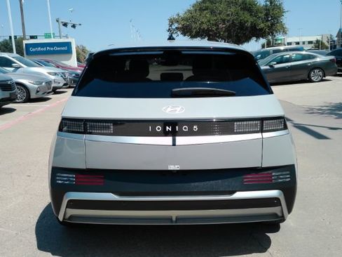 Used 2025 Hyundai Ioniq 5 SE RWD image 7