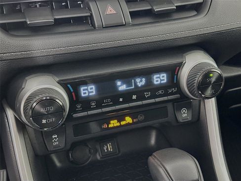 Used 2025 Toyota RAV4 XLE image 9