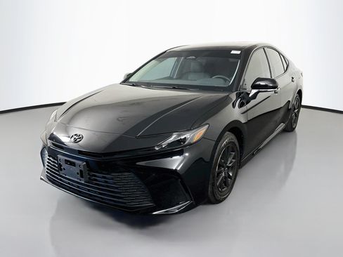 Used 2026 Toyota Camry LE FWD image 4