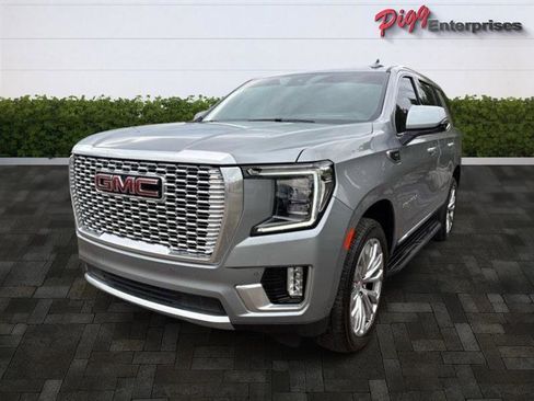 Used 2024 GMC Yukon Denali w/ Advanced Technology Package image 7