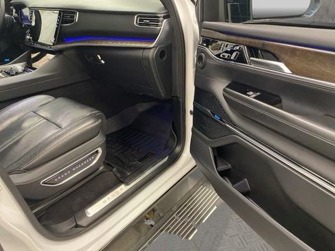 Used 2023 Jeep Grand Wagoneer L Series II AWD/4WD image 21