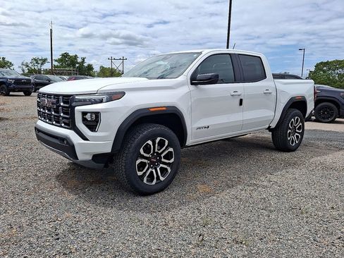 New 2025 GMC Canyon AT4 w/ Nightfall Edition image 30