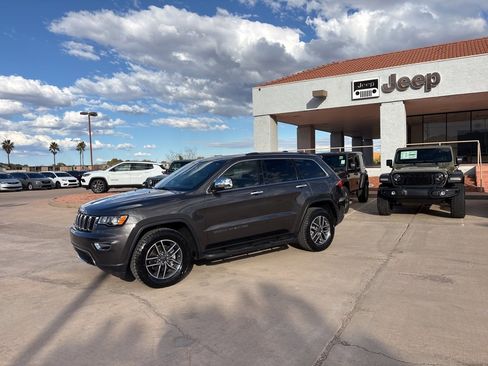 Used 2020 Jeep Grand Cherokee Limited image 1