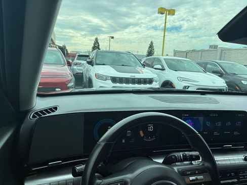 Used 2025 Hyundai Kona SEL image 35