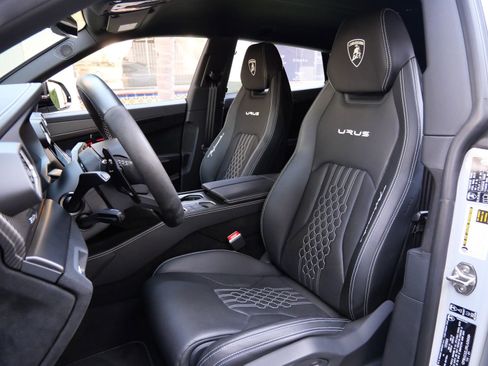 Used 2024 Lamborghini Urus Performante image 30