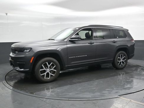 Used 2024 Jeep Grand Cherokee L Limited w/ Luxury Tech Group II image 9