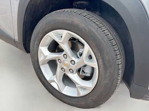 Used 2026 Chevrolet Trax LS w/ LS Convenience Package FWD image 29
