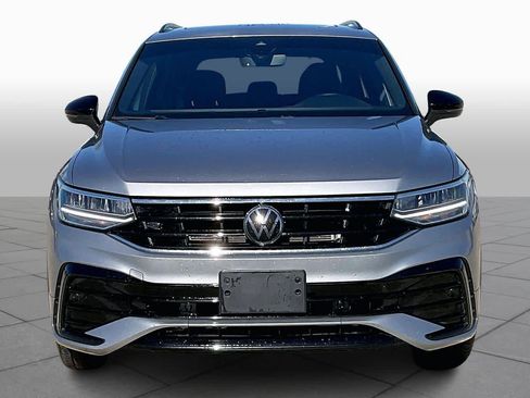 Used 2024 Volkswagen Tiguan SE R-Line w/ MDO Package, Three-Row image 3