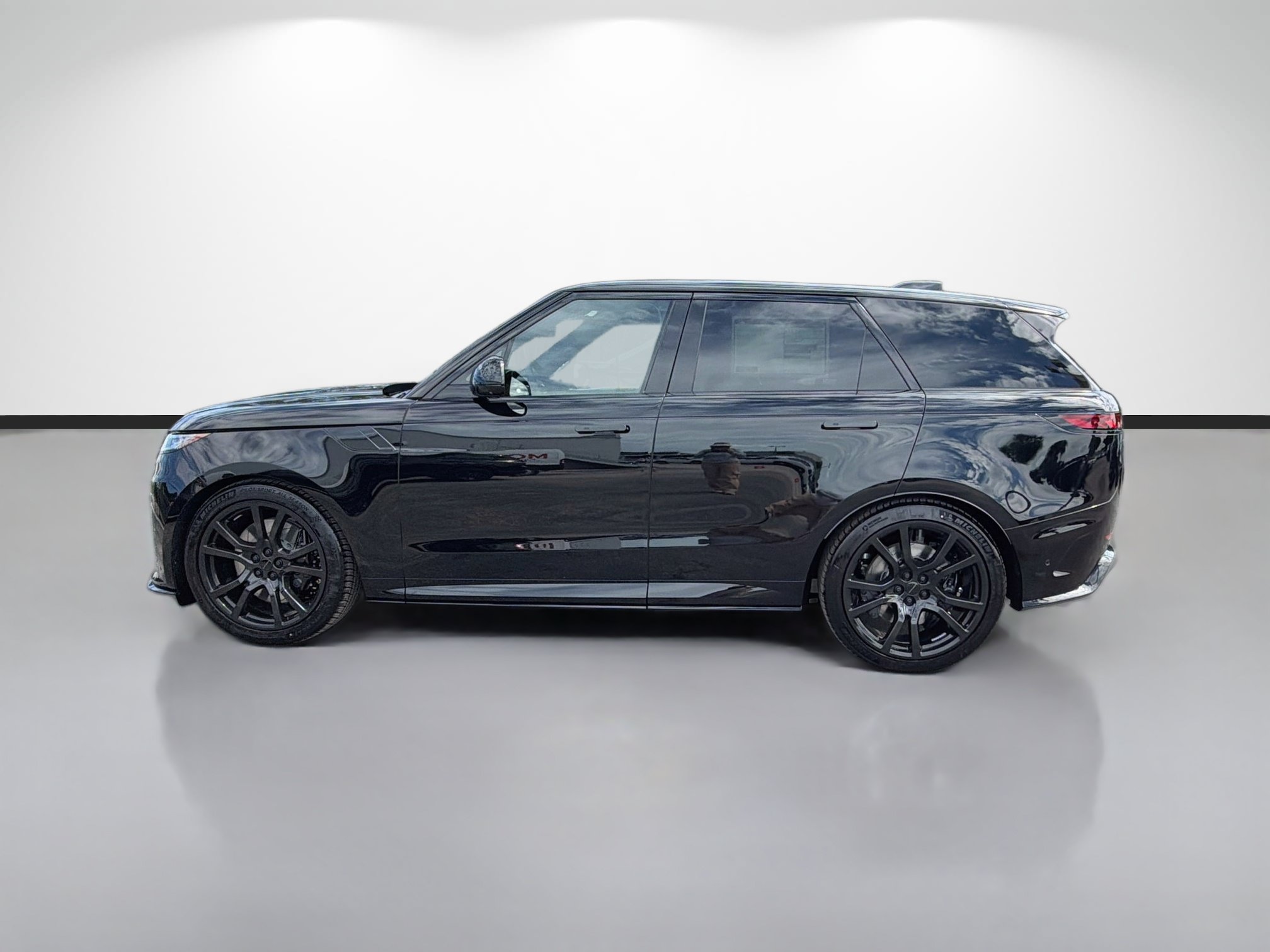 New 2027 Land Rover Range Rover Sport SV AWD/4WD image 2