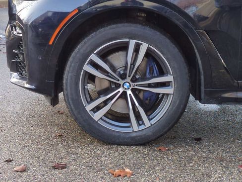 Used 2020 BMW X7 M50i w/ Dynamic Handling Package image 14
