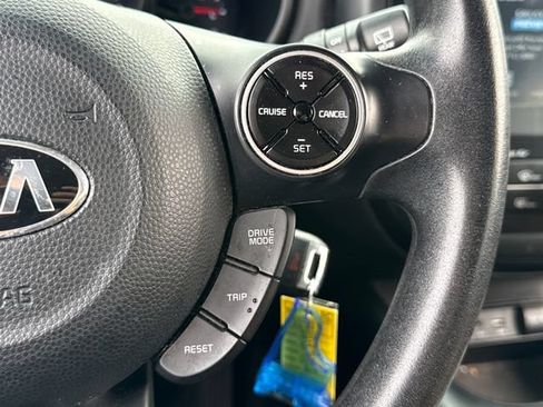 Used 2018 Kia Soul + FWD image 28