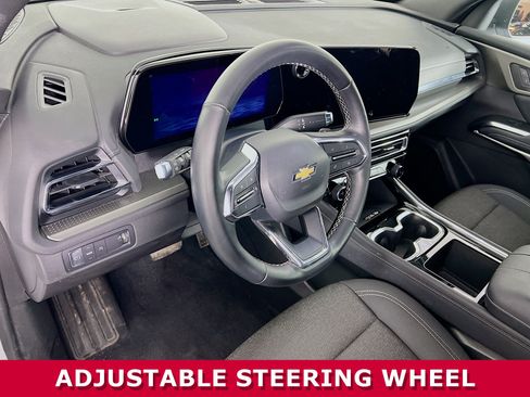 Certified 2025 Chevrolet Traverse LT image 7