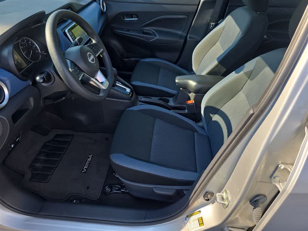 Used 2025 Nissan Versa SV w/ Trunk Package FWD image 14