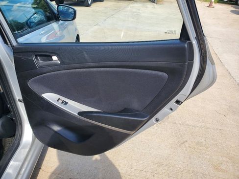 Used 2016 Hyundai Accent SE FWD image 8