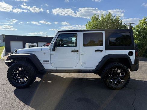 Used 2017 Jeep Wrangler Unlimited Sport w/ Quick Order Package 24S AWD/4WD image 4