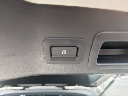 New 2026 MAZDA MAZDA3 Hatchback w/Premium Plus Pkg image 28