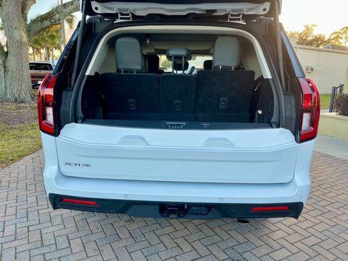 Used 2025 Ford Expedition Active image 5