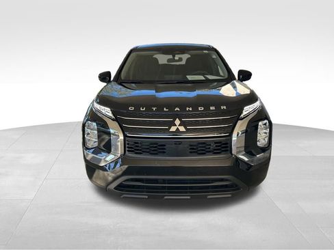 Used 2023 Mitsubishi Outlander ES image 12