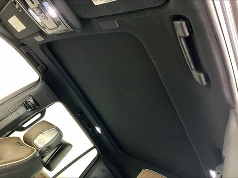Used 2025 GMC Yukon Denali Ultimate AWD/4WD image 4