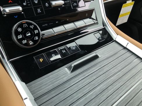 New 2025 Nissan Armada SL w/ Captain's Chari Seat Package image 28