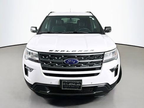 Used 2019 Ford Explorer XLT w/ Equipment Group 202A image 2