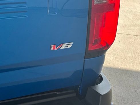 Used 2021 Chevrolet Colorado Z71 AWD/4WD image 11