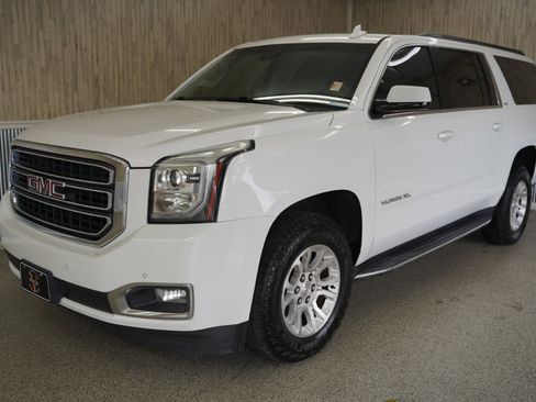 Used 2019 GMC Yukon XL SLT image 4
