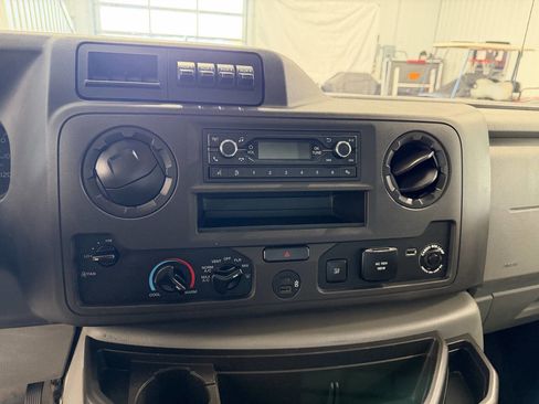 Used 2021 Ford E-450 and Econoline 450 Super Duty w/ Power Windows & Locks Group image 11