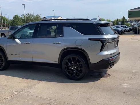 Used 2024 Chevrolet Traverse RS w/ LPO, Floor Liner Package AWD/4WD image 6