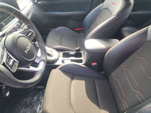 Used 2022 Kia Forte GT w/ GT Technology Package FWD image 7
