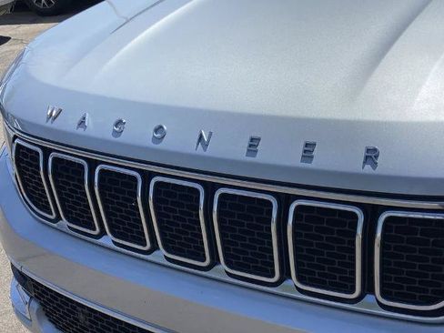 Used 2024 Jeep Wagoneer L 2WD image 27