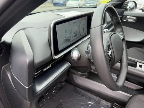 Used 2023 Hyundai Ioniq 6 SE AWD/4WD image 10