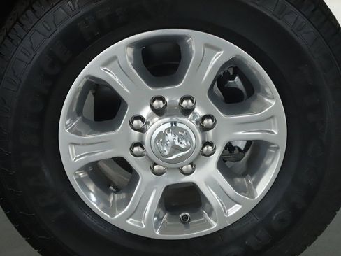 Used 2025 RAM 2500 Big Horn AWD/4WD image 42
