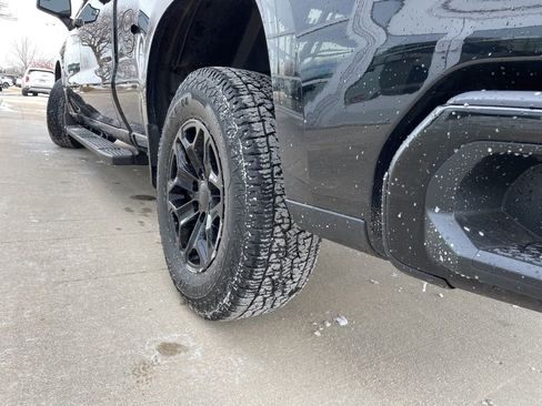 Used 2023 Chevrolet Silverado 1500 Custom image 17