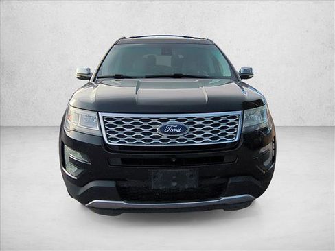 Used 2016 Ford Explorer Platinum image 2