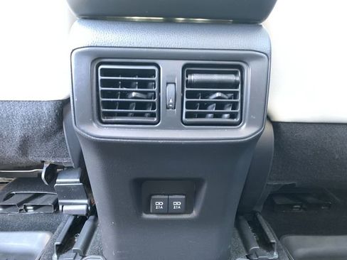 Used 2020 Toyota RAV4 XLE Premium FWD image 32