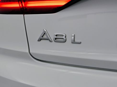 Used 2021 Audi A8 L 3.0T w/ Executive Plus Package image 15