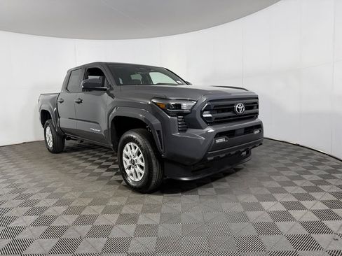Used 2026 Toyota Tacoma SR5 AWD/4WD image 5