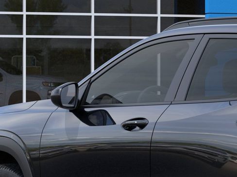 New 2026 Chevrolet Trax LT w/ Midnight Edition FWD image 12