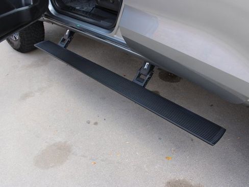 Certified 2024 GMC Canyon AT4X image 32