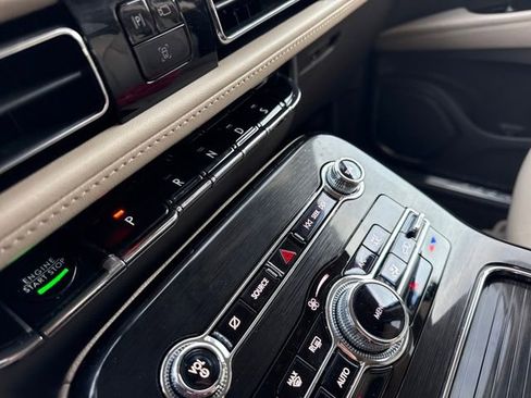 Certified 2023 Lincoln Nautilus AWD w/ Premium Package image 27