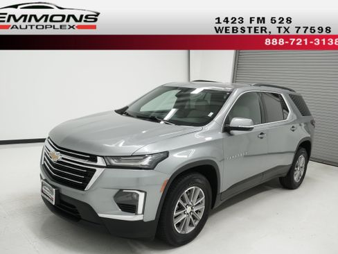 Used 2023 Chevrolet Traverse LT w/ LPO, Cargo Package AWD/4WD image 1