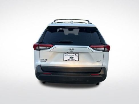 Used 2023 Toyota RAV4 XLE Premium FWD image 4