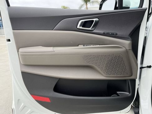 New 2026 Kia Carnival EX FWD image 22