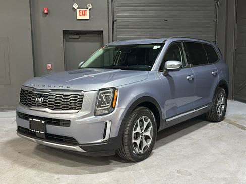 Used 2020 Kia Telluride EX AWD/4WD image 3