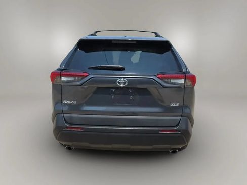 Used 2020 Toyota RAV4 XLE FWD image 8