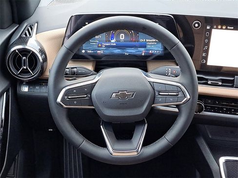 New 2026 Chevrolet Equinox ACTIV w/ Convenience Package III image 23