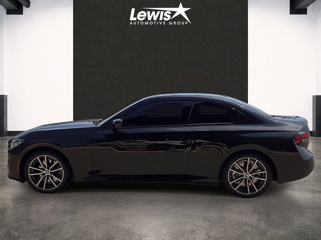 Used 2025 BMW 230i Coupe RWD image 2