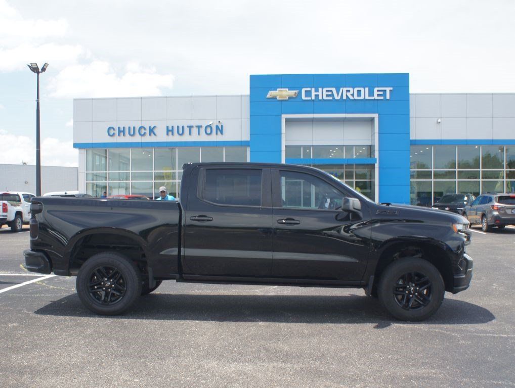 Used 2022 Chevrolet Silverado 1500 LT Trail Boss w/ LPO, Dark Essentials Package AWD/4WD image 1