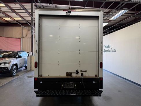 Used 2022 Ford Transit 350 DRW RWD image 4